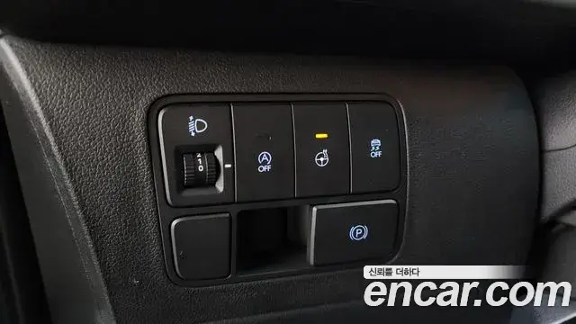 Hyundai Staria 2023 — ფოტო 27/36