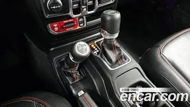 Jeep Wrangler 2023 — Фото 9/20