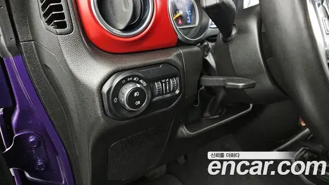 Jeep Wrangler 2023 — Фото 18/20