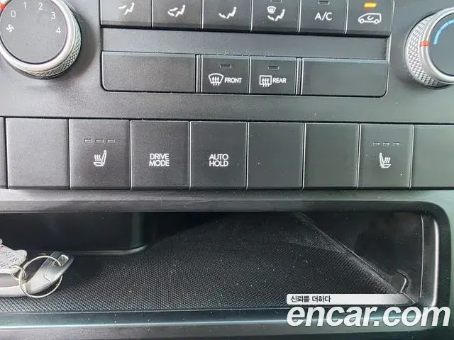 Hyundai Staria 2023 — Фото 16/20