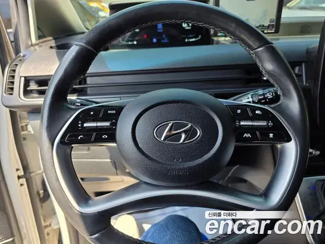 Hyundai Staria 2023 — Фото 18/20