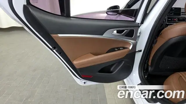 Genesis G70 2019 — Photo 21/33