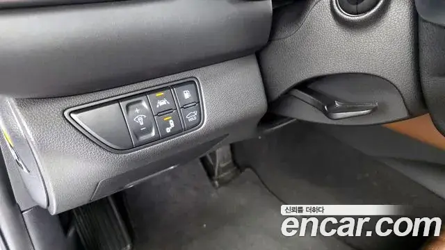 Genesis G70 2019 — Photo 15/33