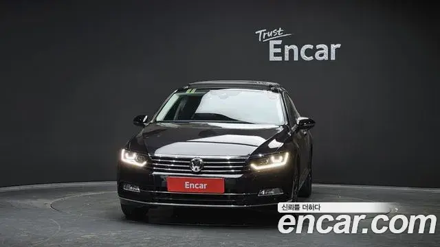 Volkswagen Passat GT 2018 — Photo 6/30