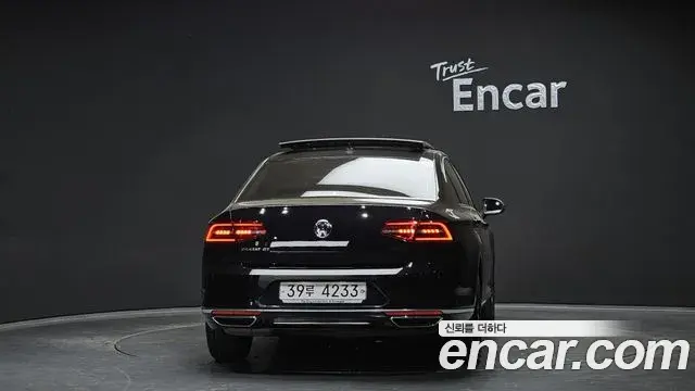 Volkswagen Passat GT 2018 — Photo 20/30