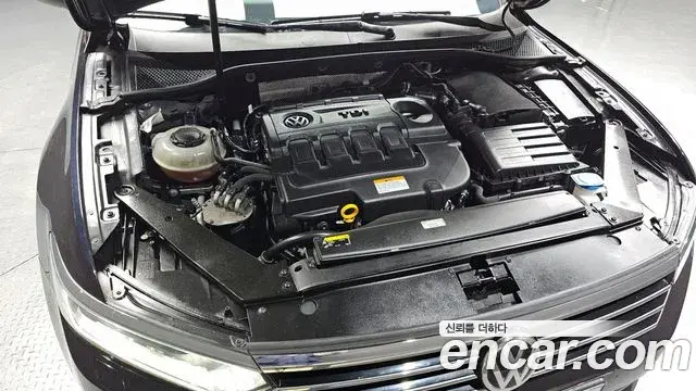 Volkswagen Passat GT 2018 — Photo 2/30
