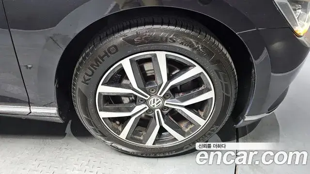 Volkswagen Passat GT 2018 — Photo 10/30
