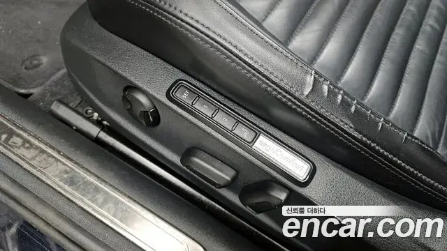 Volkswagen Passat GT 2018 — Photo 1/30