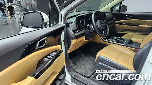 Kia Carnival 2021 — Photo 10/20