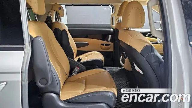 Kia Carnival 2021 — Photo 11/20