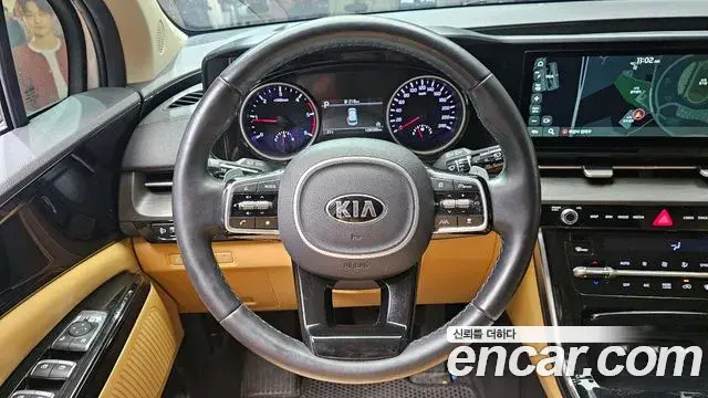 Kia Carnival 2021 — Photo 12/20