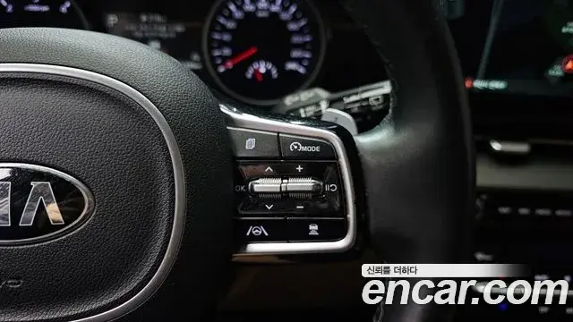Kia Carnival 2021 — Photo 18/20