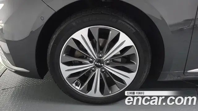 Kia K8 2023 — Photo 19/37