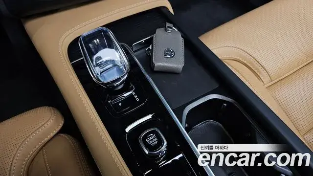 Volvo XC90 2024 — Şəkil 21/36