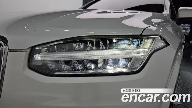 Volvo XC90 2024 — Şəkil 33/36