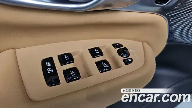 Volvo XC90 2024 — Şəkil 28/36