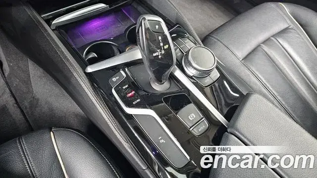 BMW 5 Series 2018 — Фото 8/20