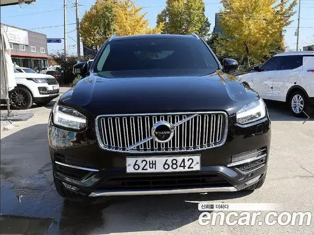 Volvo XC90 2018 — ფოტო 6/20