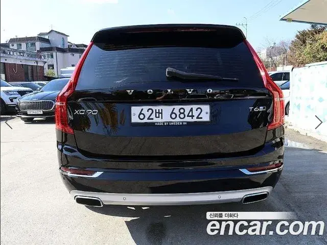 Volvo XC90 2018 — ფოტო 7/20