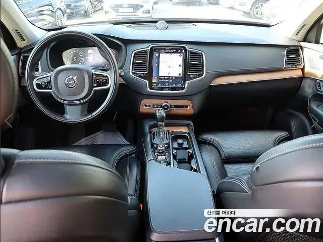 Volvo XC90 2018 — ფოტო 1/20
