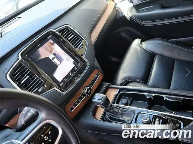 Volvo XC90 2018 — ფოტო 12/20