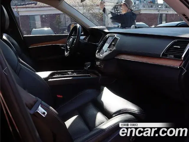 Volvo XC90 2018 — ფოტო 4/20