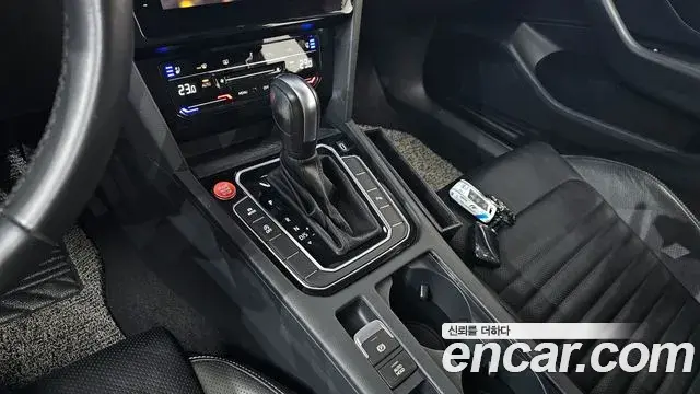 Volkswagen Passat GT 2022 — Şəkil 7/33