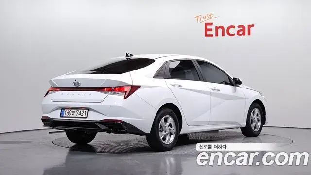 Hyundai The New Avante Hybrid 2021 — Photo 9/20