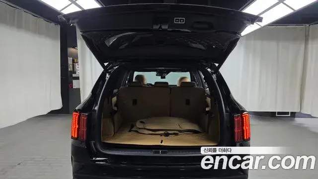 Kia Sorento 2022 — Photo 5/35