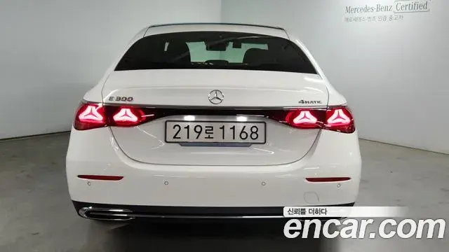 Mercedes-Benz E-Class 2025 — ფოტო 4/20