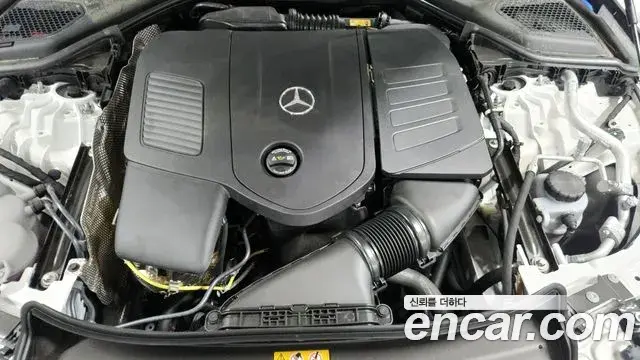Mercedes-Benz E-Class 2025 — ფოტო 17/20