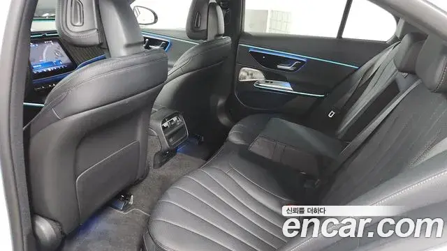 Mercedes-Benz E-Class 2025 — ფოტო 14/20