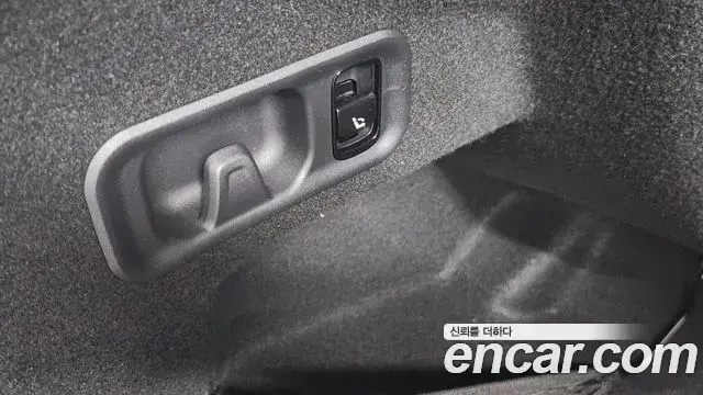 Mercedes-Benz E-Class 2025 — ფოტო 12/20