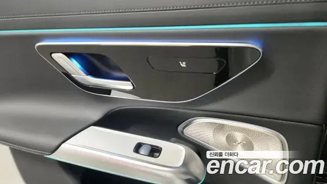 Mercedes-Benz E-Class 2025 — ფოტო 19/20