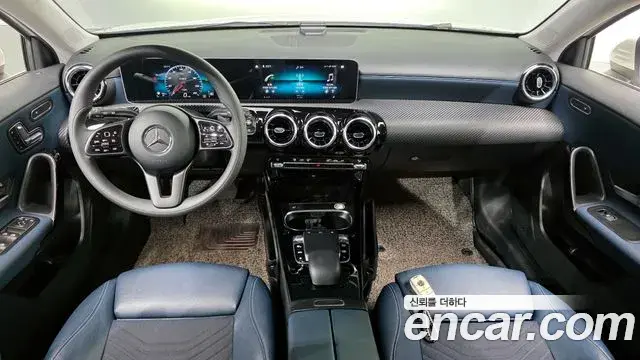 Mercedes-Benz A-Class 2019 — Şəkil 32/32