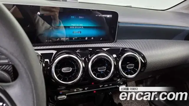 Mercedes-Benz A-Class 2019 — Şəkil 10/32