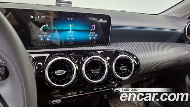 Mercedes-Benz A-Class 2019 — Şəkil 15/32