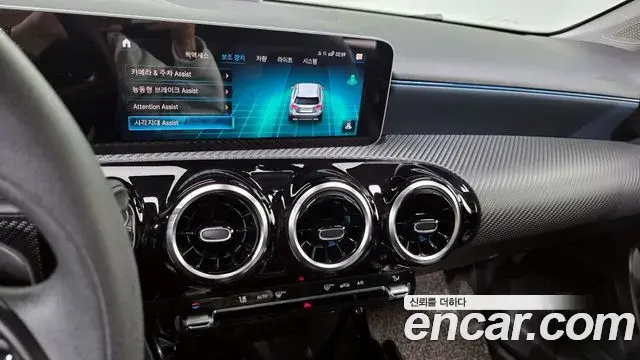 Mercedes-Benz A-Class 2019 — Şəkil 20/32