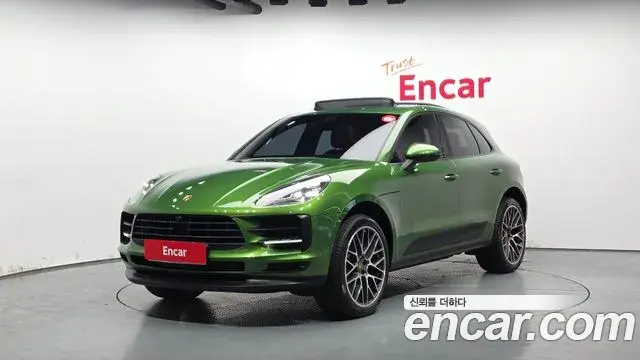 Porsche Macan 2021 — Photo 1/20