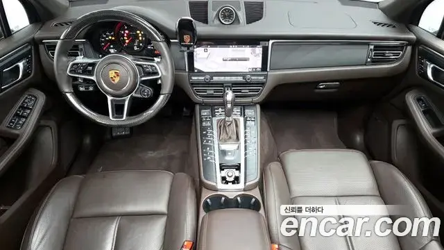 Porsche Macan 2021 — Photo 7/20