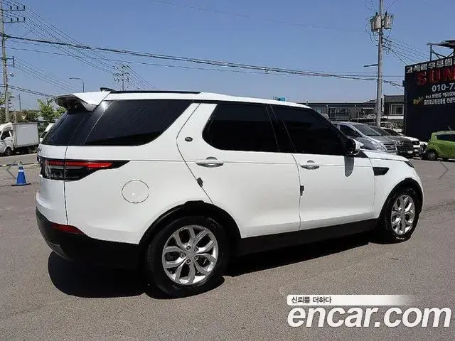 Land Rover Discovery 5 2019 — ფოტო 18/20
