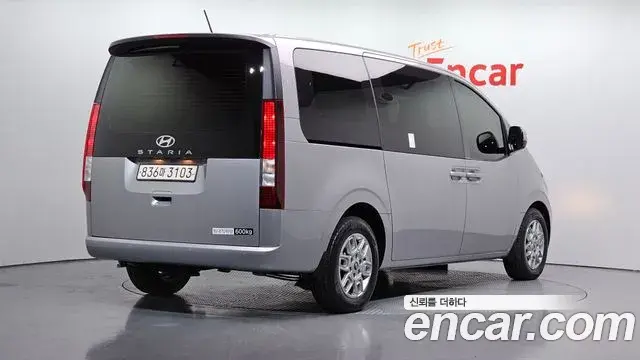 Hyundai Staria 2024 — Фото 2/20