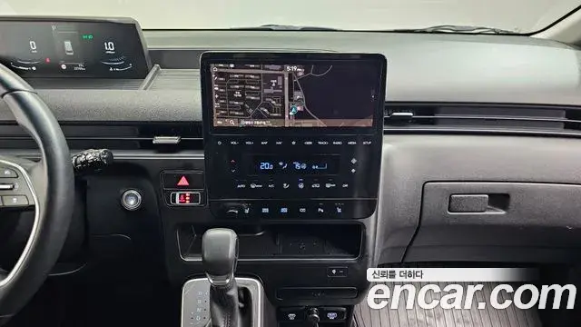 Hyundai Staria 2024 — Фото 15/20