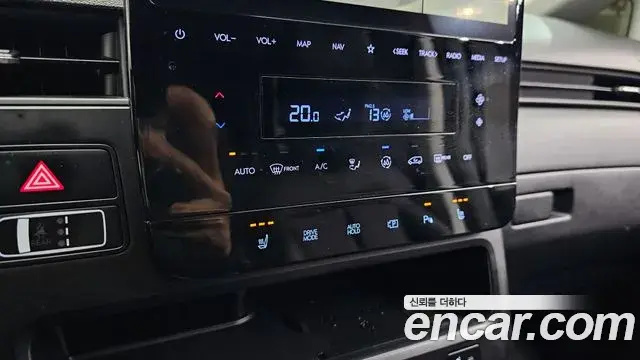 Hyundai Staria 2024 — Фото 17/20