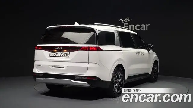 Kia Carnival 2023 — Фото 2/20