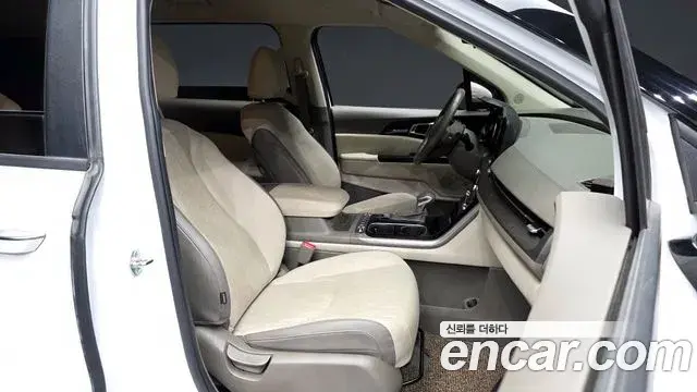 Kia Carnival 2023 — Фото 12/20