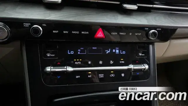Kia Carnival 2023 — Фото 17/20