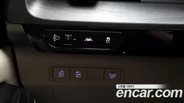 Kia Carnival 2023 — ფოტო 5/31