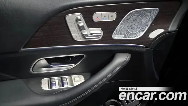 Mercedes-Benz GLE-Class 2021 — Фото 20/20