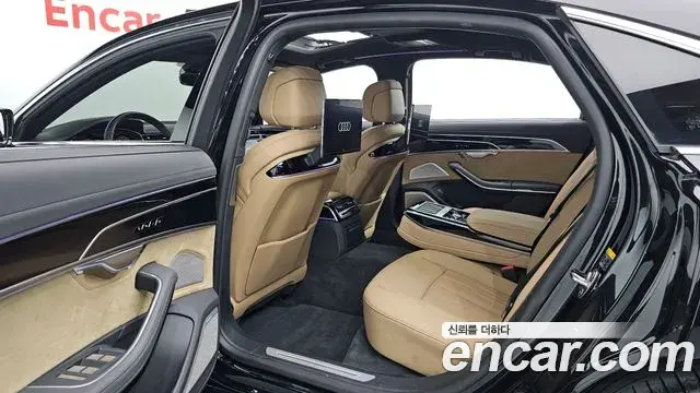Audi A8 2021 — Şəkil 17/37
